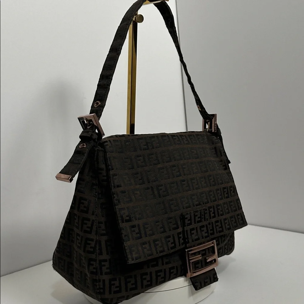 💯Authentic Fendi Mamma Baguette Bag🍀